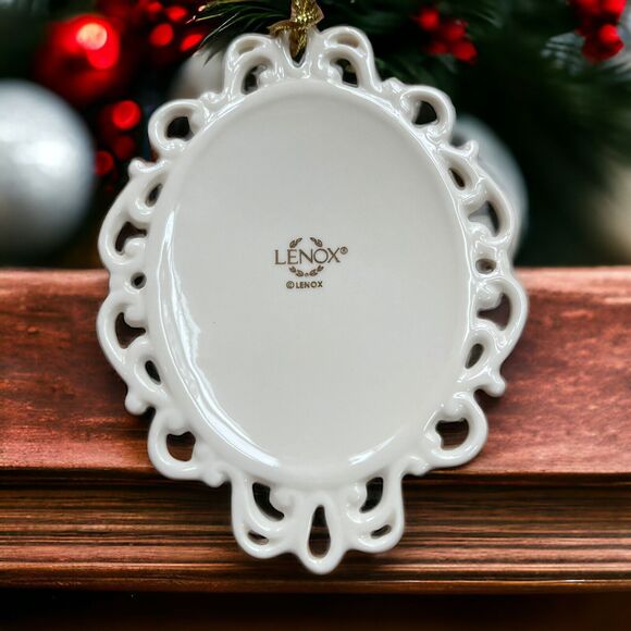 Lenox Holiday Medallion Christmas Ornament Holly Berries Pattern Porcelain 2014 - Picture 5 of 5